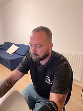 Snapshot of DavidMaros chatting on September 14, 5:31 am DavidMaros online show from September 14, 5:31 am