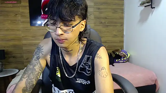 derekfly online show from September 17, 4:24 am