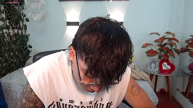 derekfly online show from September 10, 7:56 pm