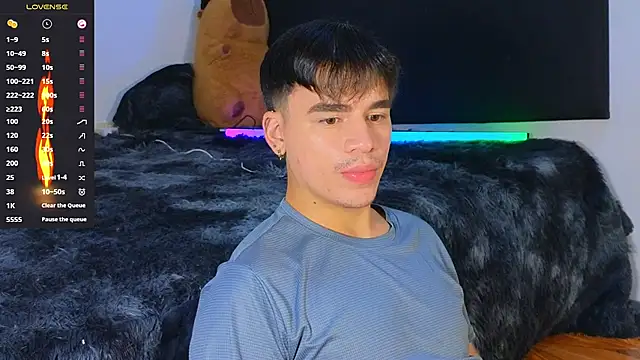 Snapshot of maicoll_coleman chatting on October 2, 10:47 pm maicoll coleman online show from October 2, 10:47 pm