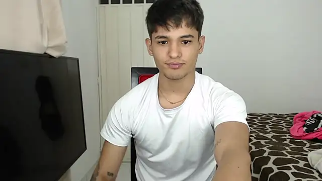 Snapshot of Alex_mojica chatting on October 11, 6:06 am Alex mojica online show from October 11, 6:06 am