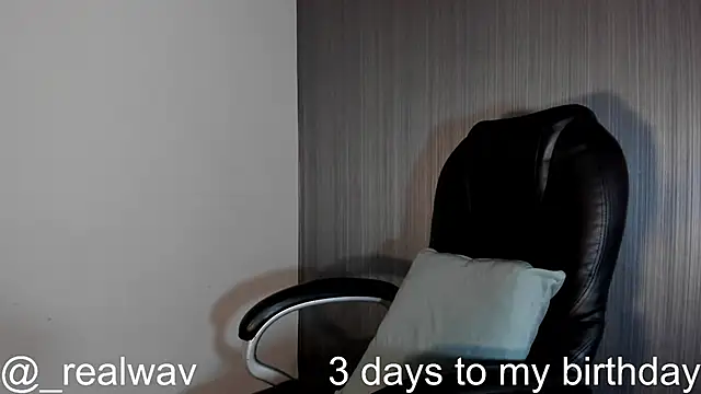 Snapshot of _realwav chatting on October 22, 7:12 am realwav online show from October 22, 7:12 am