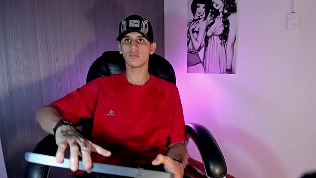 Snapshot of _realwav chatting on October 30, 7:54 am realwav online show from October 30, 7:54 am