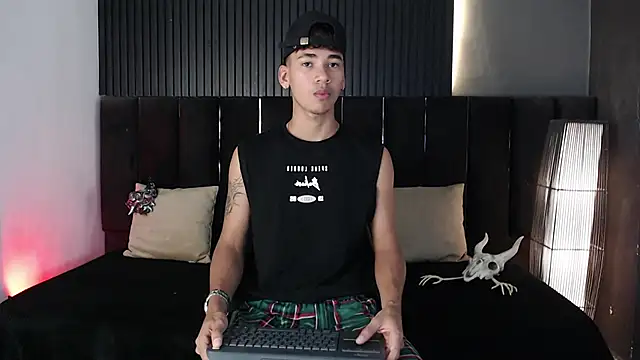 Dominic ghost online show from October 14, 8:27 pm