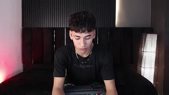 Dominic ghost online show from November 13, 3:33 am