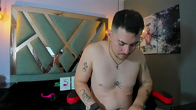 Snapshot of BrunoWalkerr chatting on October 11, 1:26 pm BrunoWalkerr online show from October 11, 1:26 pm