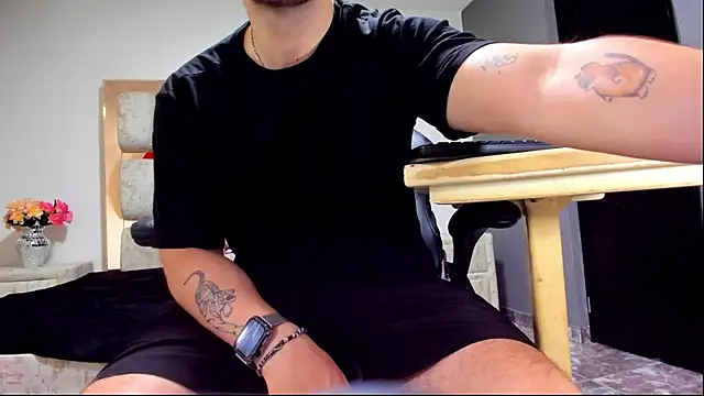 Snapshot of BrunoWalkerr chatting on October 6, 12:43 pm BrunoWalkerr online show from October 6, 12:43 pm