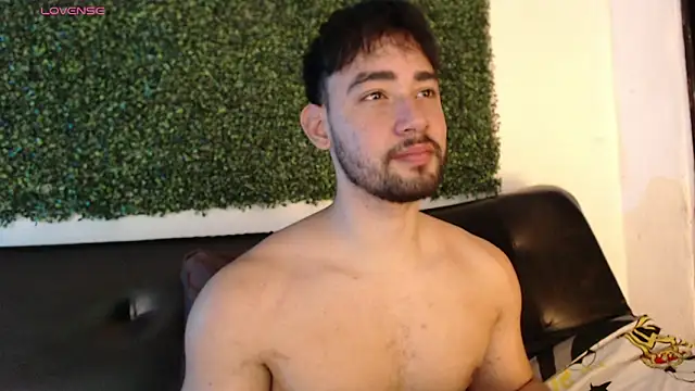 Snapshot of sam_ford_2 chatting on October 27, 11:29 pm sam ford 2 online show from October 27, 11:29 pm