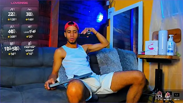 Snapshot of Alex_bigcock11_ chatting on September 25, 11:53 am Alex bigcock11 online show from September 25, 11:53 am