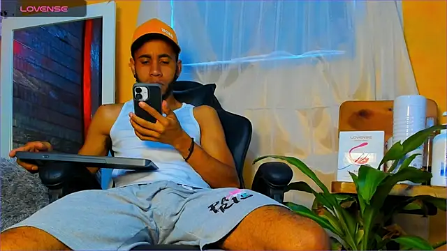 Alex bigcock11  online show from October 21, 1:47 pm