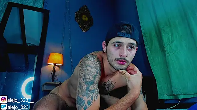 Snapshot of alejo__323__ chatting on September 25, 2:32 am alejo 323 online show from September 25, 2:32 am