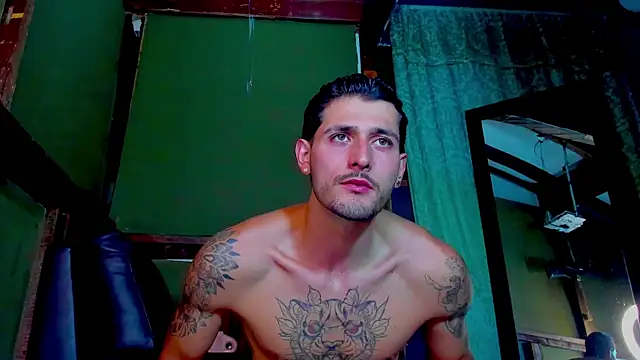 alejo  323   online show from April 29, 3:22 am