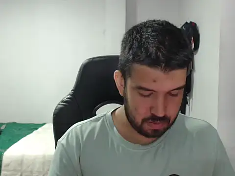 Axel11113 online show from November 25, 3:52 am