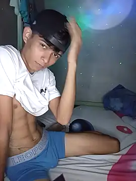 Snapshot of God_Eros_23cm chatting on October 8, 3:11 am God Eros 23cm online show from October 8, 3:11 am