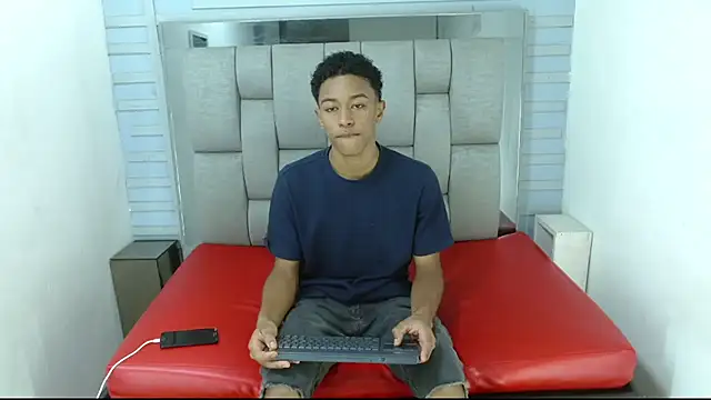 Snapshot of Rocco_Grey chatting on September 8, 7:13 pm Rocco Grey online show from September 8, 7:13 pm