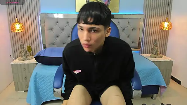 SamBlack  online show from March 4, 12:45 pm