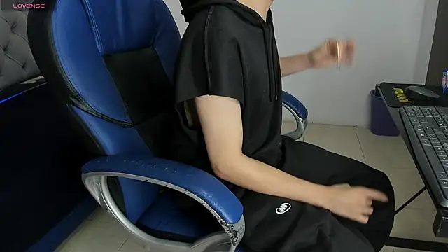 SamBlack  online show from May 22, 1:38 pm