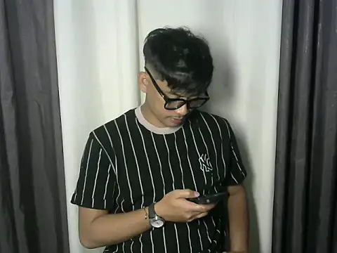 julz always horny online show from February 4, 12:22 pm