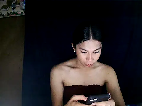 Snapshot of Asian_PrettyAle chatting on October 27, 1:35 pm Asian PrettyAle online show from October 27, 1:35 pm