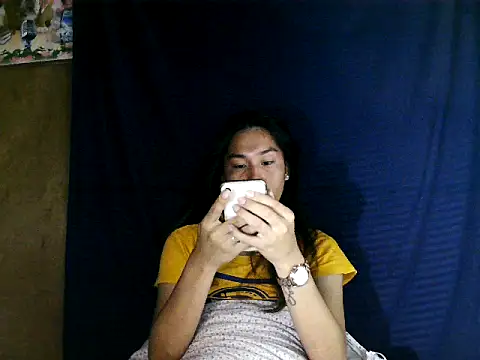 Snapshot of Asian_PrettyAle chatting on October 13, 12:00 pm Asian PrettyAle online show from October 13, 12:00 pm