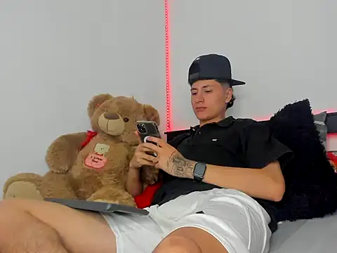 Mateo Escobar online show from October 20, 11:52 pm