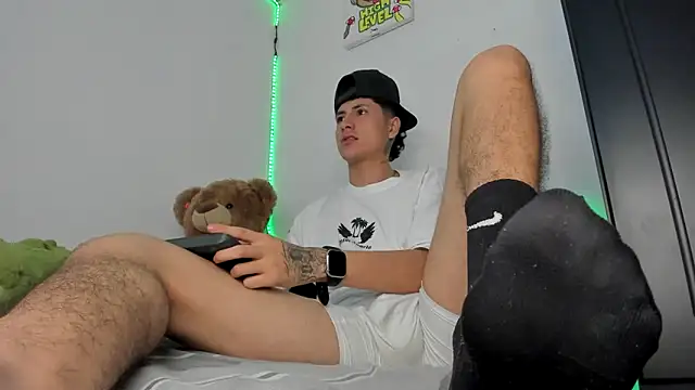 Mateo Escobar online show from December 16, 9:38 am