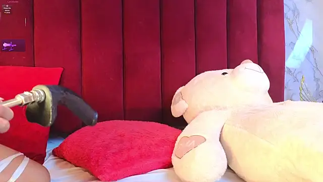 Snapshot of PrincePoppy chatting on October 24, 9:27 pm PrincePoppy online show from October 24, 9:27 pm