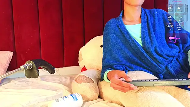 PrincePoppy online show from November 20, 10:30 pm