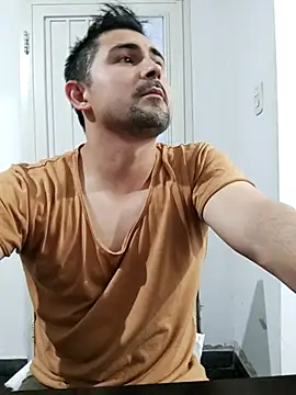 Snapshot of Bradd_32 chatting on October 5, 3:54 am Bradd 32 online show from October 5, 3:54 am