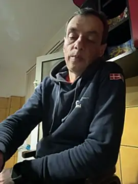 adiluci1 online show from March 22, 7:30 pm