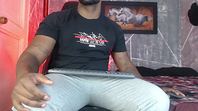Snapshot of big_blackmen19 chatting on October 6, 12:54 pm big blackmen19 online show from October 6, 12:54 pm