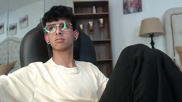 Ibratxandy online show from April 18, 7:58 pm