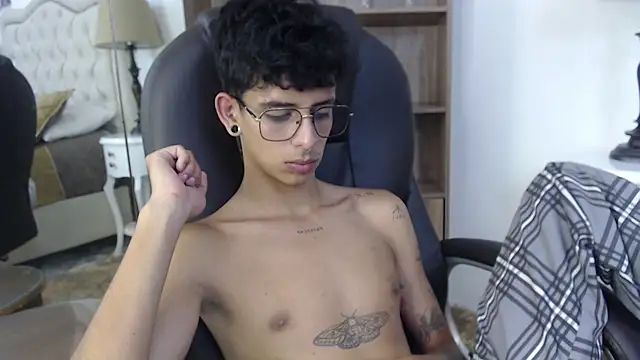 Ibratxandy online show from April 24, 7:27 pm