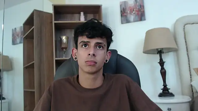 Ibratxandy online show from April 21, 9:32 pm