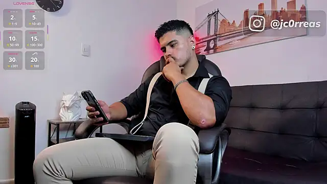  Juanes online show from December 18, 9:44 pm