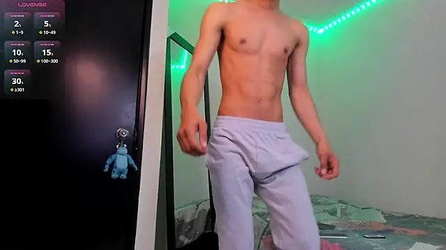 Snapshot of kenan_2601 chatting on October 18, 12:15 am kenan 2601 online show from October 18, 12:15 am