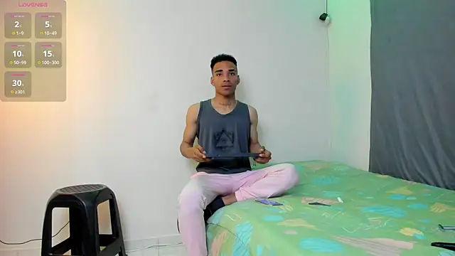 Snapshot of kenan_2601 chatting on October 24, 9:49 pm kenan 2601 online show from October 24, 9:49 pm