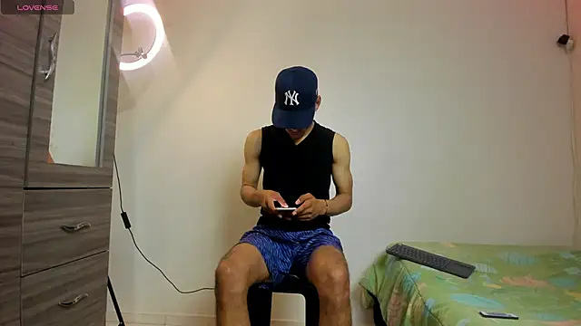 Snapshot of kenan_2601 chatting on October 25, 10:22 pm kenan 2601 online show from October 25, 10:22 pm