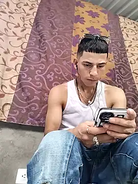 Snapshot of Tussi-amor chatting on September 20, 6:52 pm Tussi-amor online show from September 20, 6:52 pm