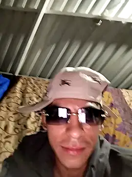 Snapshot of Tussi-amor chatting on October 2, 5:44 am Tussi-amor online show from October 2, 5:44 am