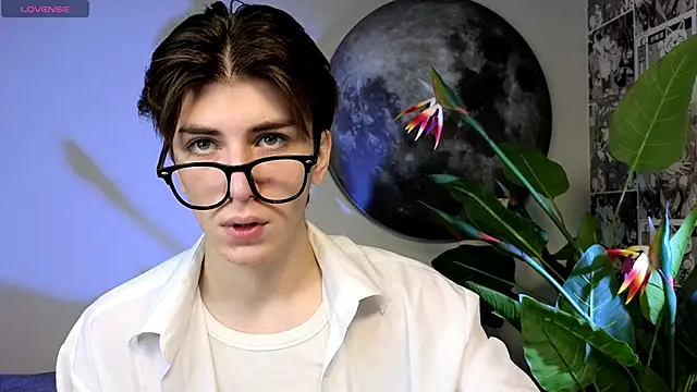 Oliver Starboy online show from October 9, 6:29 am
