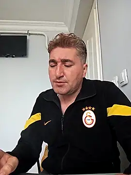 Snapshot of mert0359 chatting on October 6, 9:58 am mert0359 online show from October 6, 9:58 am