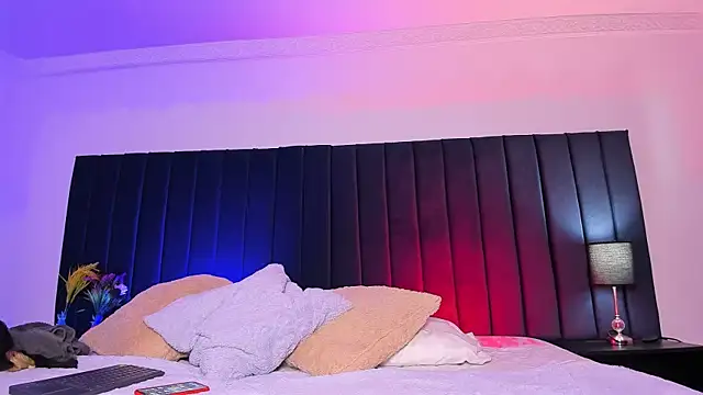 Snapshot of dominik_thompson777 chatting on October 15, 8:33 am dominik thompson777 online show from October 15, 8:33 am