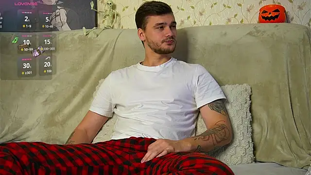 johnstoneisland online show from October 17, 8:07 am