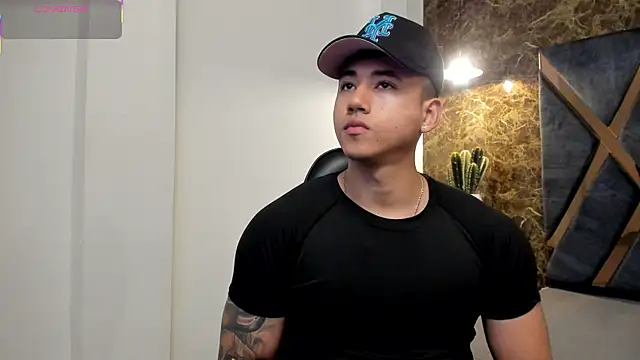 Draven Marceaux online show from April 21, 11:27 am