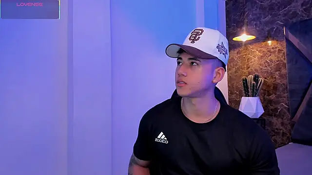 Draven Marceaux online show from April 24, 12:40 pm