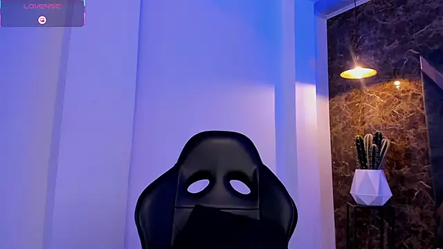 Draven Marceaux online show from April 25, 1:41 pm