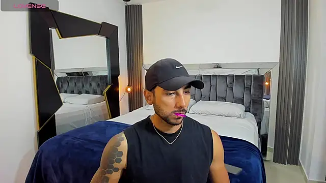 MARC THOMPSON  online show from November 3, 11:28 pm