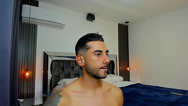 MARC THOMPSON  online show from October 20, 12:25 am