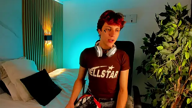 IM DAREN online show from June 18, 3:41 am